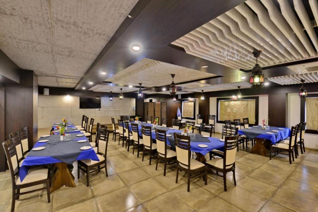 Hotel Puneet International Rāipur Exterior foto