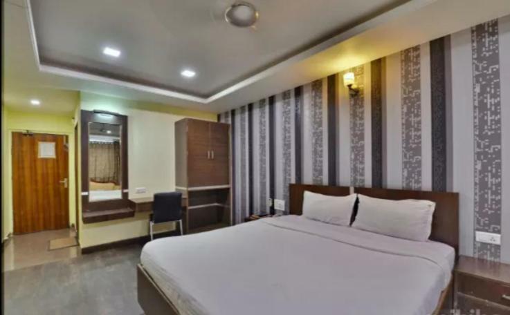Hotel Puneet International Rāipur Exterior foto